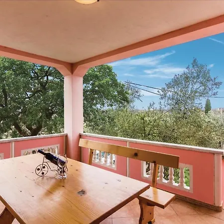 公寓 3 Bedroom Stunning In