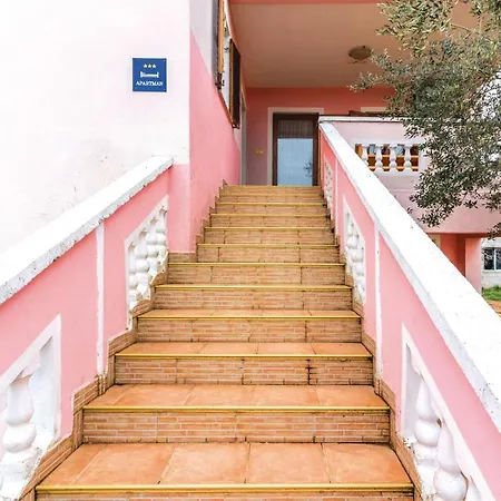 Stunning Apartment In Pula With Wifi