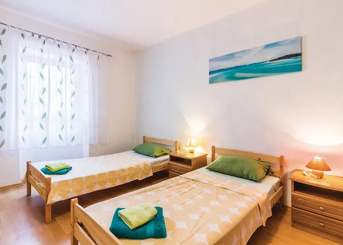 公寓 3 Bedroom Stunning In 普拉