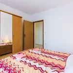 アパート 3 Bedroom Stunning In *