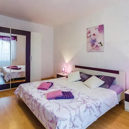 3 Bedroom Stunning In *