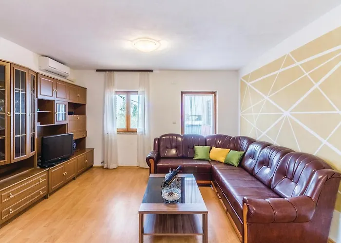 3 Bedroom Stunning In Appartement