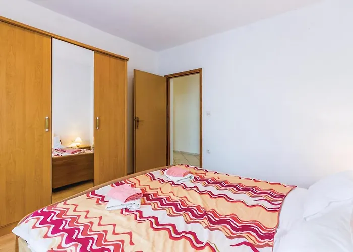 Appartement 3 Bedroom Stunning In *